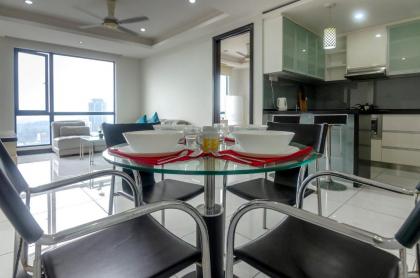 A Bright & Airy 2BR Suite in KL City - image 14