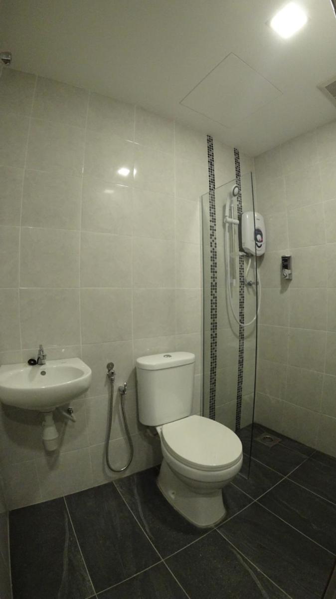 The Red Hotel - image 3