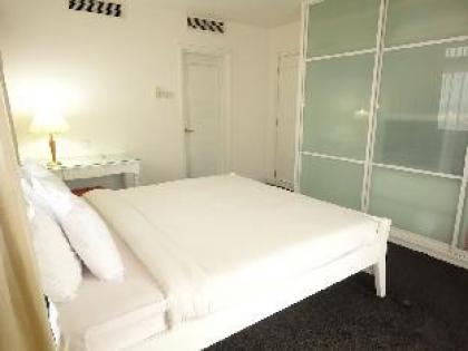 Sky Apartments at Times Square - image 23