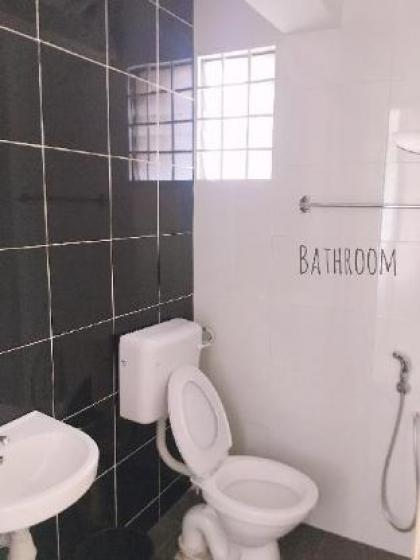 Budget KL Maluri Flat Mihaja Blok 17 WIFI 3R2B - image 14