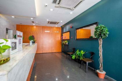 V Hotel Pudu - image 13
