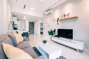 NEW!Comfy 2 BRContinew Residensi8pax near Ikea - image 2
