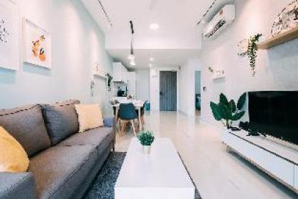 NEW!Comfy 2 BRContinew Residensi8pax near Ikea - image 3