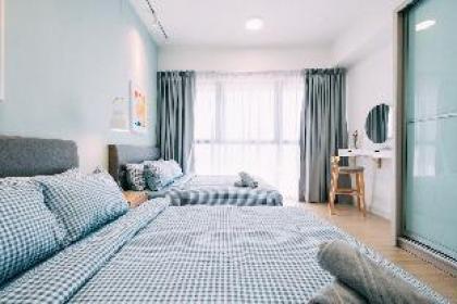NEW!Comfy 2 BRContinew Residensi8pax near Ikea - image 7