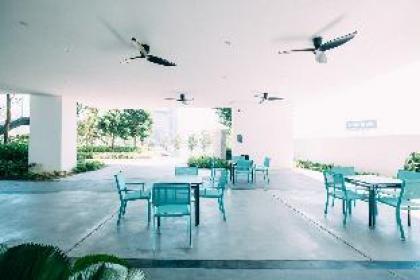 NEW!Comfy 2 BRContinew Residensi8pax near Ikea - image 9