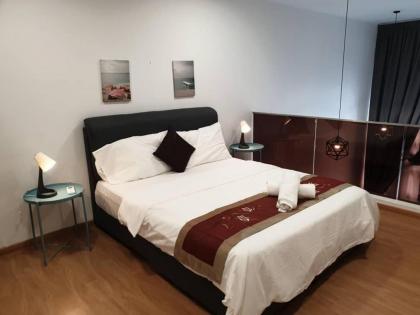 Eko Cheras Duplex. 2xQueen Bed MRT Access. 5guest 