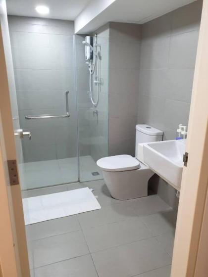 Eko Cheras Duplex. 2xQueen Bed MRT Access. 5guest - image 24