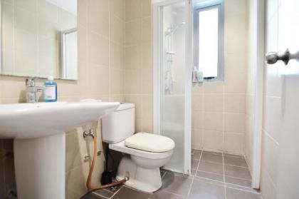 High Floor Comfy 3BR Taragon Puteri Bintang FREE Parking - image 27