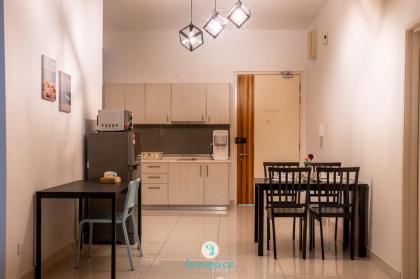 Lovely 4-bedroom condo with pool for 6 pax -Cheras - image 24
