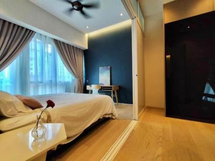 Star Suites @ KLCC superb facility rooftop pool Kuala Lumpur