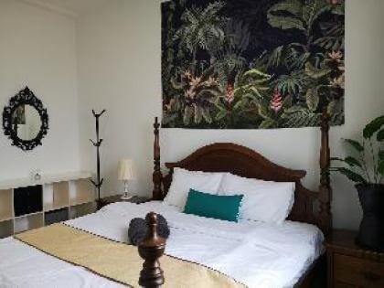 British Colonial 2 bedroom - 5 mins to Mid Valley - image 5
