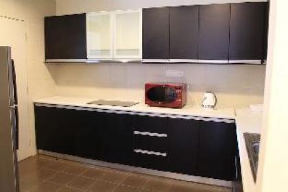 Peaceful Service Suites at Taragon Puteri Bintang - image 22