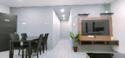 Peaceful Service Suites at Taragon Puteri Bintang - image 29