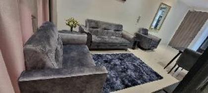 Luxurious 2 bedroom serviced apartment within kl - image 15