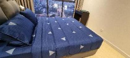 Luxurious 2 bedroom serviced apartment within kl - image 20