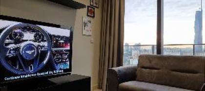 Luxurious 2 bedroom serviced apartment within kl - image 7
