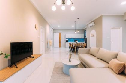 NEW! French Style 3BR 8paxMytownSunway Velocity - image 25