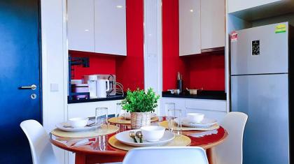 Arcoris Soho 1-5pax NetflixNChilled Balcony - image 26