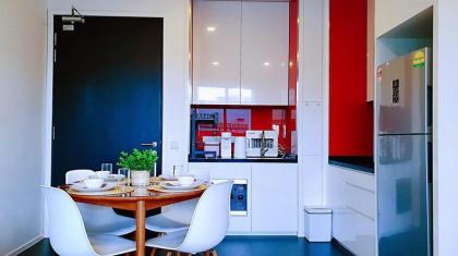 Arcoris Soho 1-5pax NetflixNChilled Balcony - image 27
