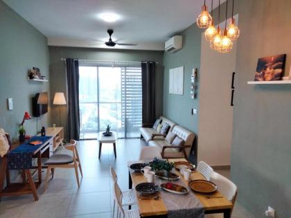 4 Bedroom Resort Suites Residence old klang road - image 25