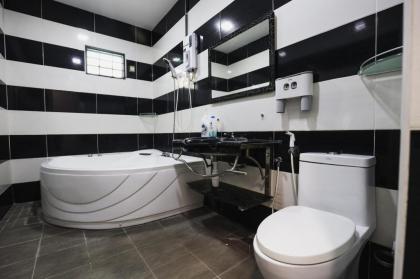 COMFY KL BUNGALOW WITH 20PAX - image 22