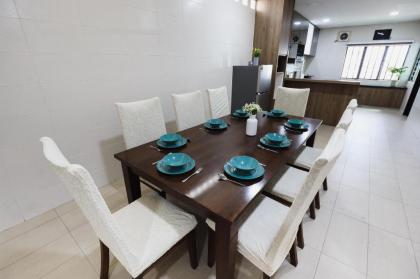 COMFY KL BUNGALOW WITH 20PAX - image 26