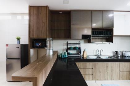 COMFY KL BUNGALOW WITH 20PAX - image 27
