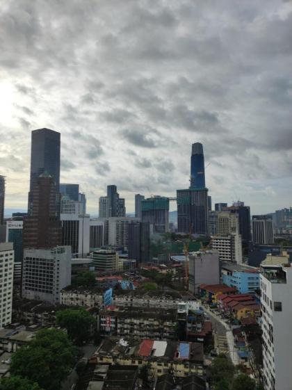 KLCC  Premium Queen bed  Ceylon Hill suites #05 - image 27