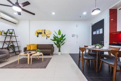 Netflix 1-5Pax Family suite @Arcoris Mont Kiara - image 14