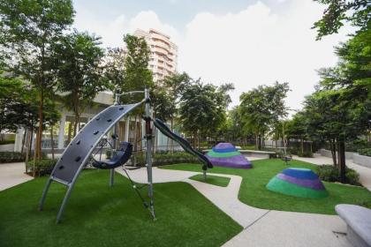 Bukit Bintang Robertson 3BR Suite with Netflix - image 8