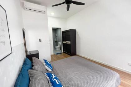 Spacious 3BR 7Pax near MRT  Sunway Velocity Mall - image 29