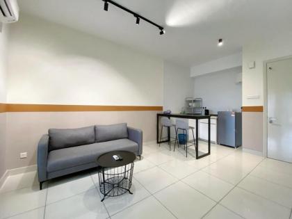 Couple Friendly 1BSuite @Arte Mont Kiara@Mitec - image 22