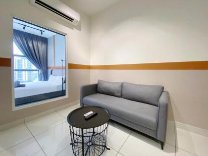 Couple Friendly 1BSuite @Arte Mont Kiara@Mitec - image 29