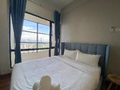 Comforting 2BR Duplex @ Arte Mont Kiara - image 12