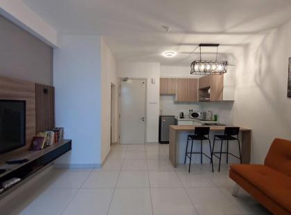 Home- Like 1BR Suite@ Arte Mont Kiara - image 2