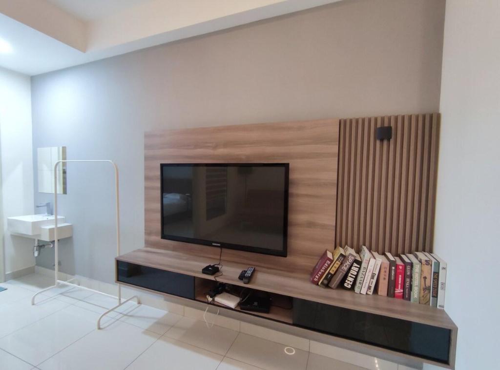 Home- Like 1BR Suite@ Arte Mont Kiara - image 7