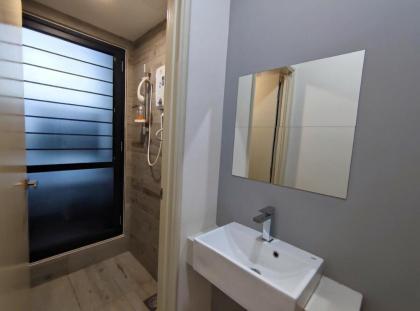 Home- Like 1BR Suite@ Arte Mont Kiara - image 8