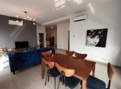 Breezy Blue 3bedroom Suite @ Arte Plus Ampang - image 8