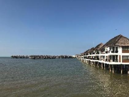 Avani Sepang Goldcoast Resort  Couple Suites