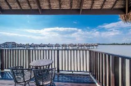 Avani Sepang Goldcoast Resort  Couple Suites - image 2