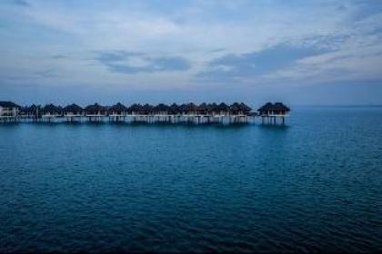 Avani Sepang Goldcoast Resort  Couple Suites - image 4