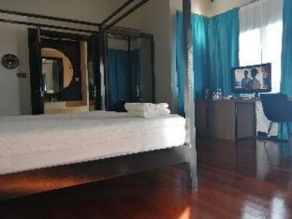 Avani Sepang Goldcoast Resort  Couple Suites - image 7