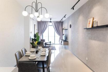 NEW! Minimalist Design 6PAX 3BR Above Mall 100 Mbps - image 2