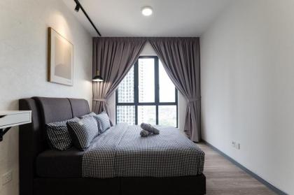 NEW! Minimalist Design 6PAX 3BR Above Mall 100 Mbps - image 22