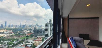 Arte Charming Studio Suite with KLCC view - image 29