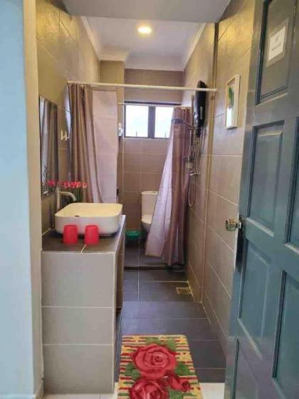 New 4-bedrooms V House in KL - image 20