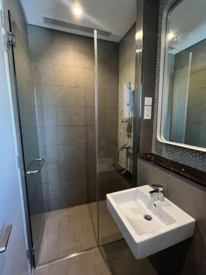 KL Elegant Five star 2 bedroom service apartment - image 26