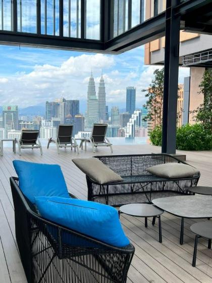 KL Elegant Five star 2 bedroom service apartment - image 28