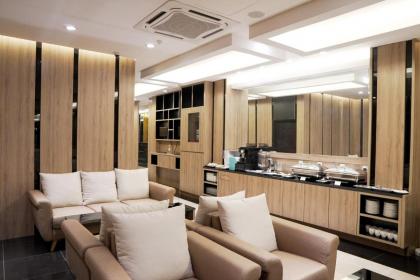 D Loft Hotel - image 10