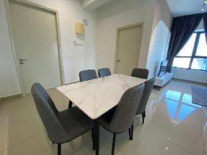Dashing 3BR Suite @ Arte Plus Ampang - image 14